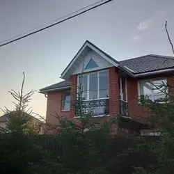 Панорамное остекление дома из кирпича